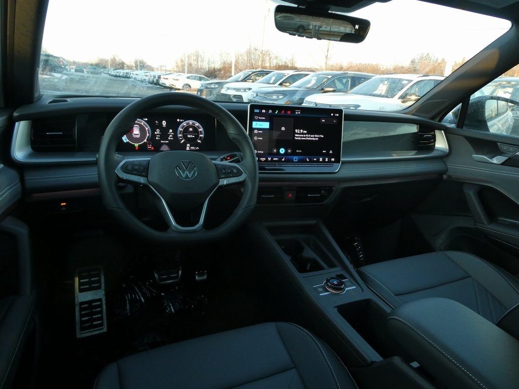 2026 Volkswagen Tiguan 2.0T SE R-Line Black