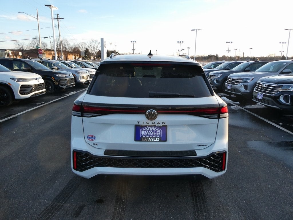 2026 Volkswagen Tiguan 2.0T SE R-Line Black