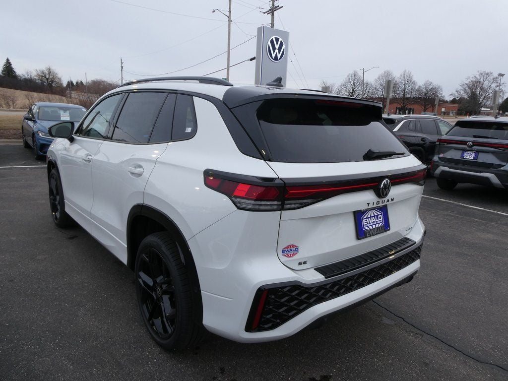 2026 Volkswagen Tiguan 2.0T SE R-Line Black