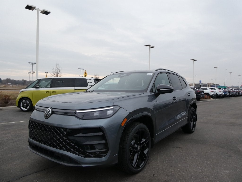 2026 Volkswagen Tiguan 2.0T SE R-Line Black