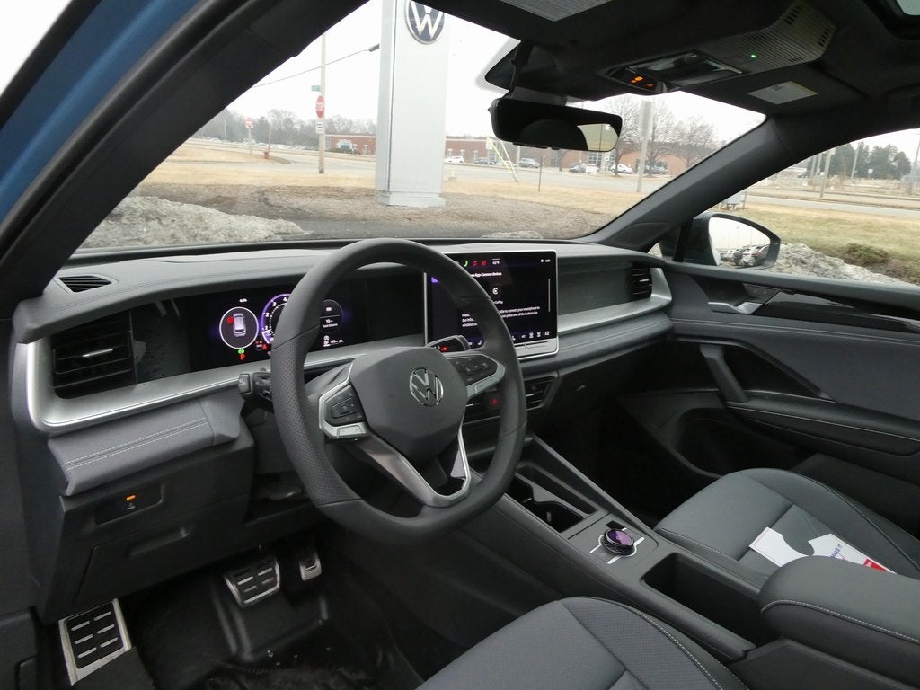 2026 Volkswagen Tiguan 2.0T SE R-Line Black