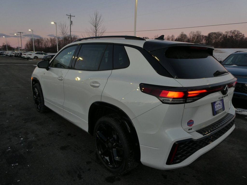 2026 Volkswagen Tiguan 2.0T SE R-Line Black