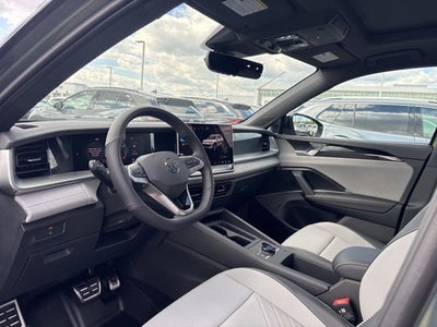 2026 Volkswagen Tiguan 2.0T SE R-Line Black