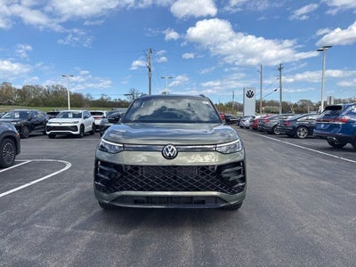 2026 Volkswagen Tiguan 2.0T SE R-Line Black