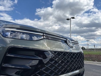 2026 Volkswagen Tiguan 2.0T SE R-Line Black