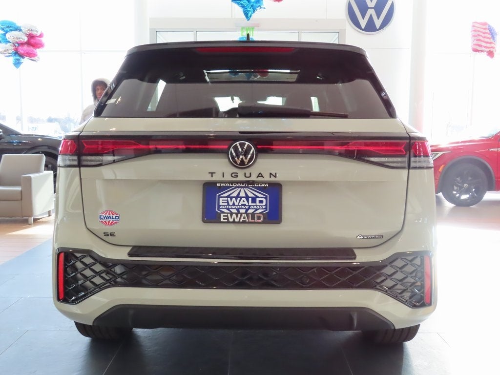 2026 Volkswagen Tiguan 2.0T SE R-Line Black