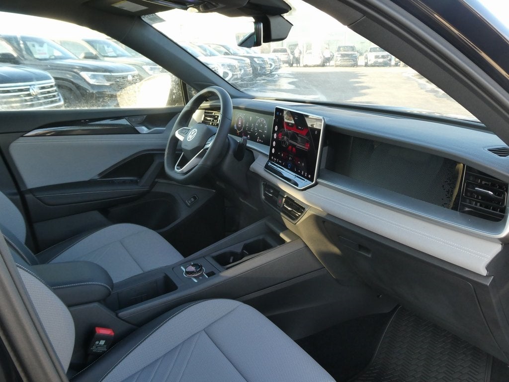 2026 Volkswagen Tiguan 2.0T SE R-Line Black