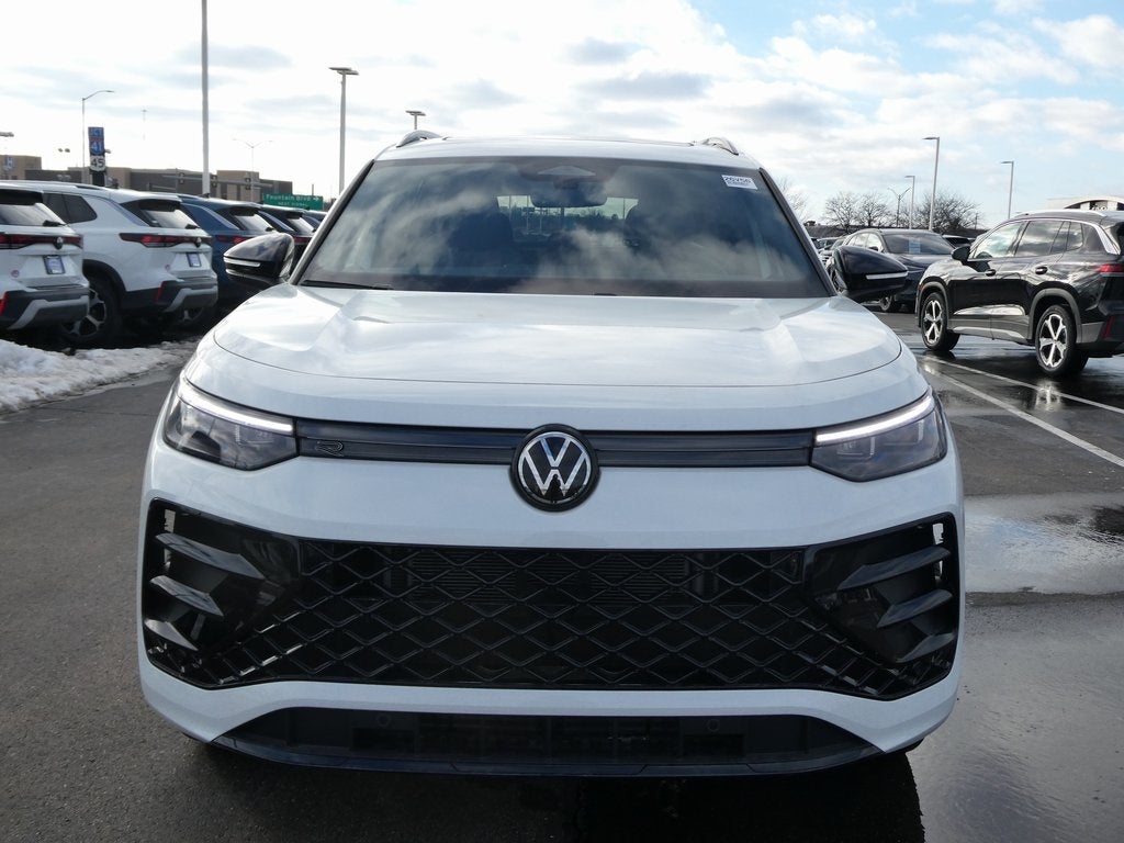 2026 Volkswagen Tiguan 2.0T SE R-Line Black