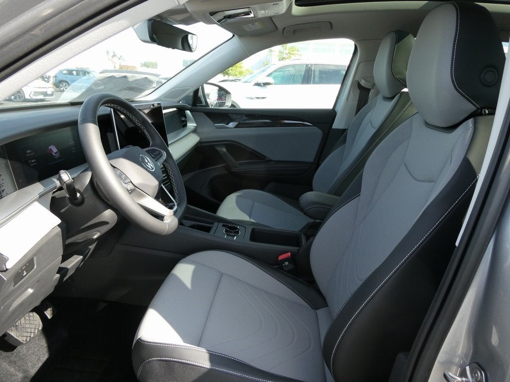 2025 Volkswagen Tiguan 2.0T SE