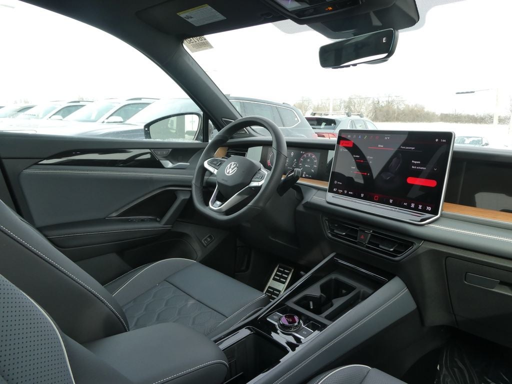 2026 Volkswagen Tiguan 2.0T SEL R-Line Turbo