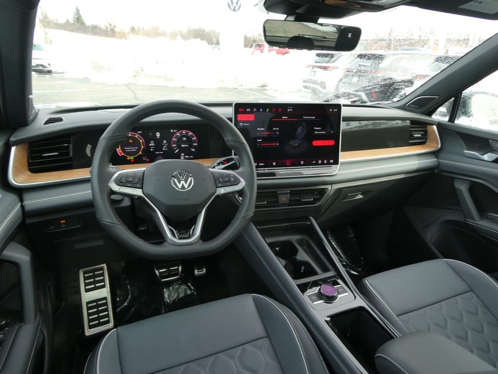 2026 Volkswagen Tiguan 2.0T SEL R-Line Turbo