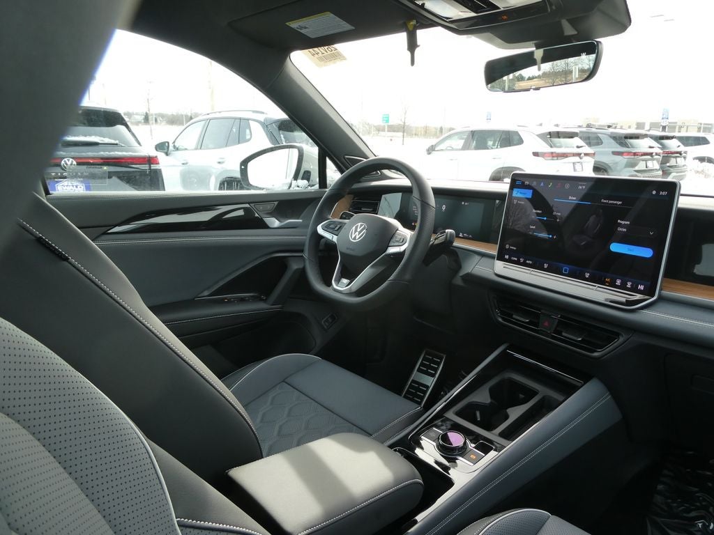 2026 Volkswagen Tiguan 2.0T SEL R-Line Turbo