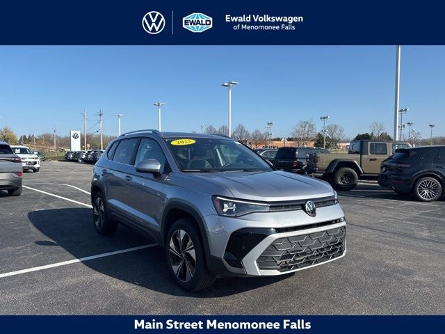 2025 Volkswagen Taos 1.5T SE 4Motion's photo