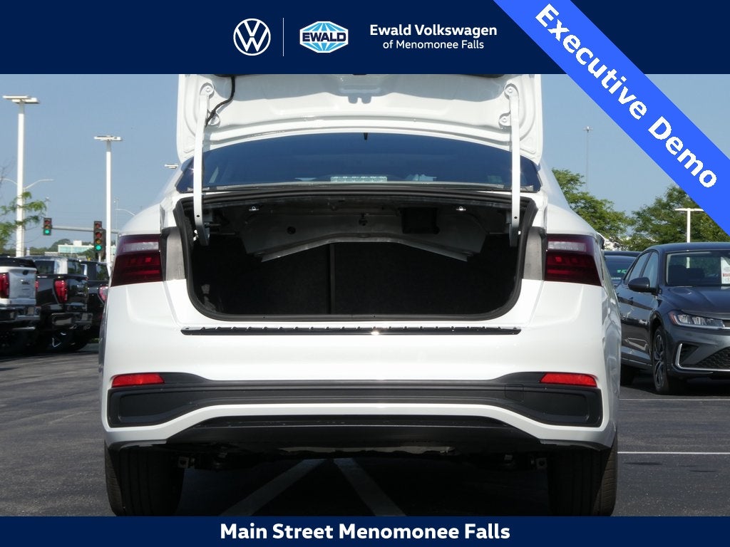 2025 Volkswagen Jetta 1.5T SE