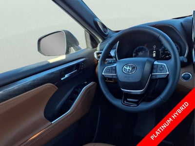 2026 Toyota Highlander Hybrid Platinum