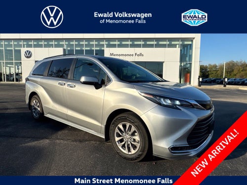 2024 Toyota Sienna XLE