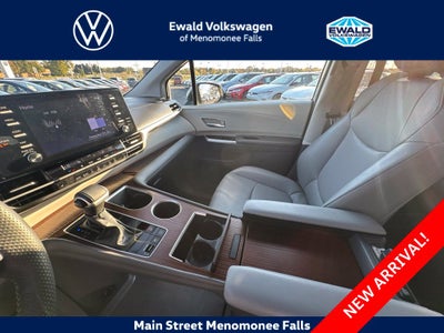 2024 Toyota Sienna XLE