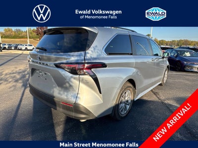 2024 Toyota Sienna XLE