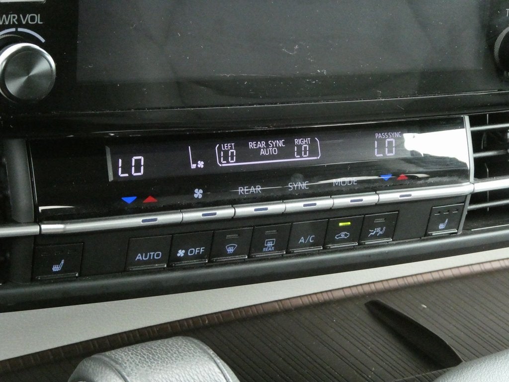 2023 Toyota Sienna XLE