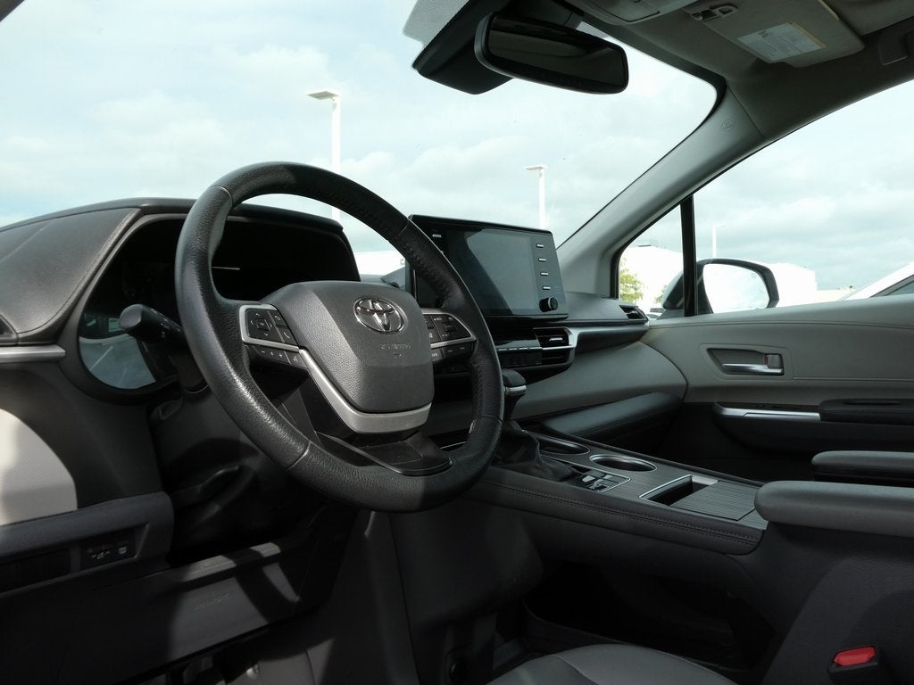 2023 Toyota Sienna XLE