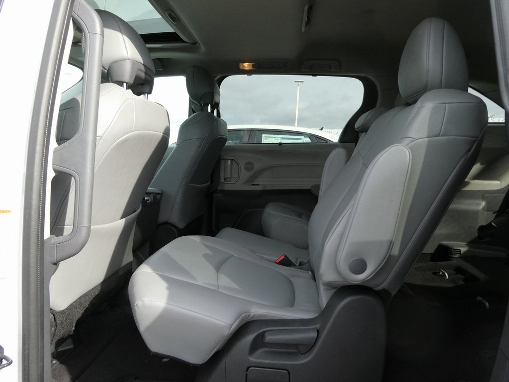 2023 Toyota Sienna XLE