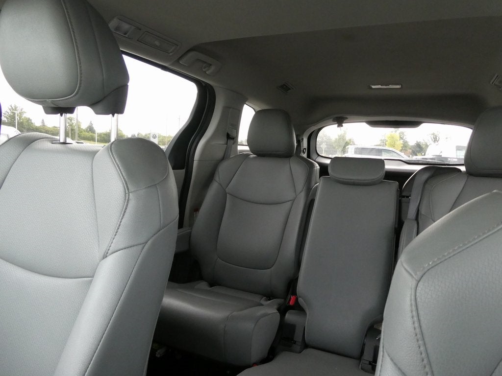 2023 Toyota Sienna XLE