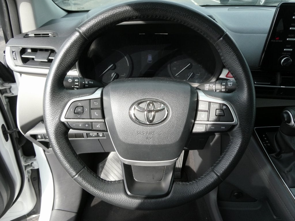 2023 Toyota Sienna XLE