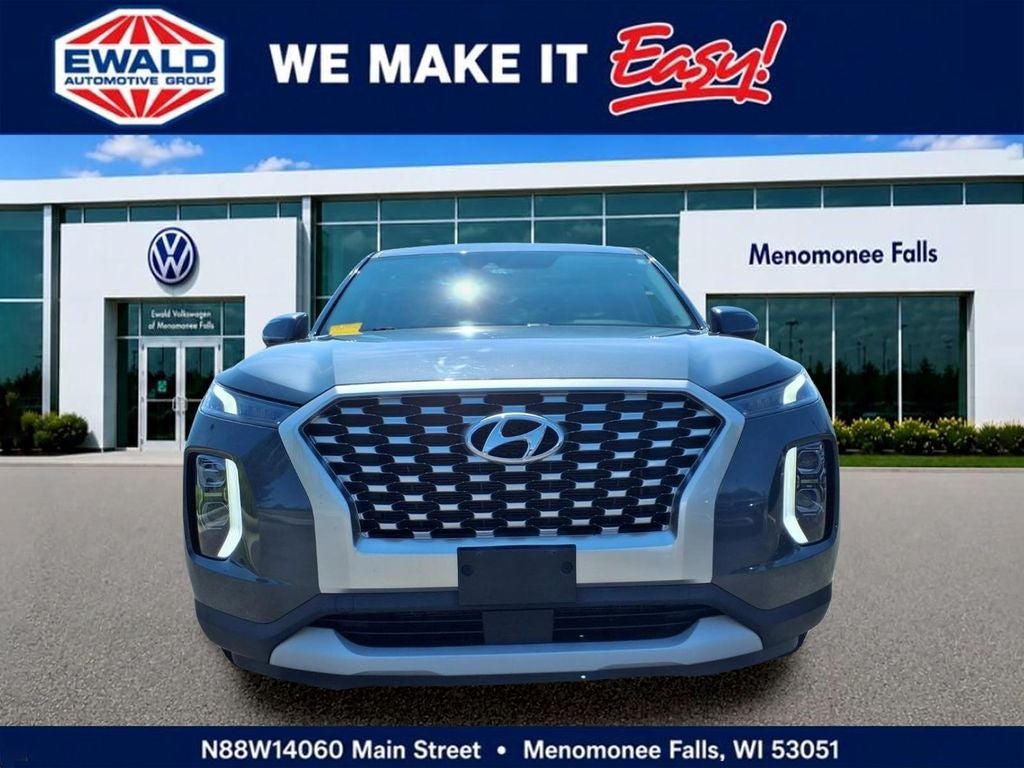 Used 2022 Hyundai Palisade SE with VIN KM8R14HE3NU380121 for sale in Menomonee Falls, WI