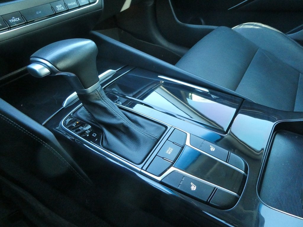 2018 Kia Cadenza Premium