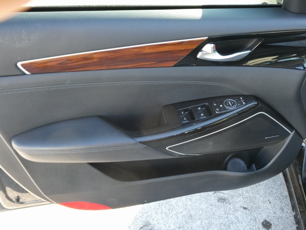 2018 Kia Cadenza Premium