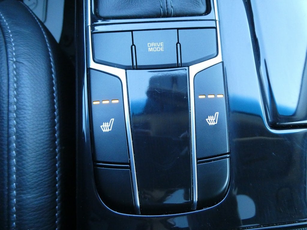 2018 Kia Cadenza Premium