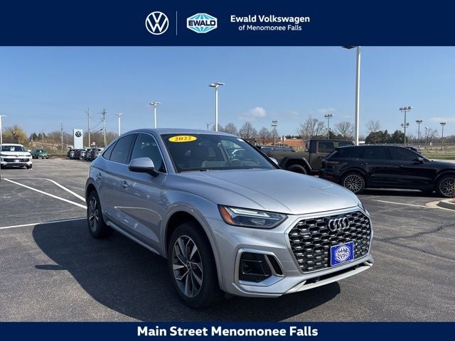 2022 Audi Q5 Sportback 45 Premium Plus's photo