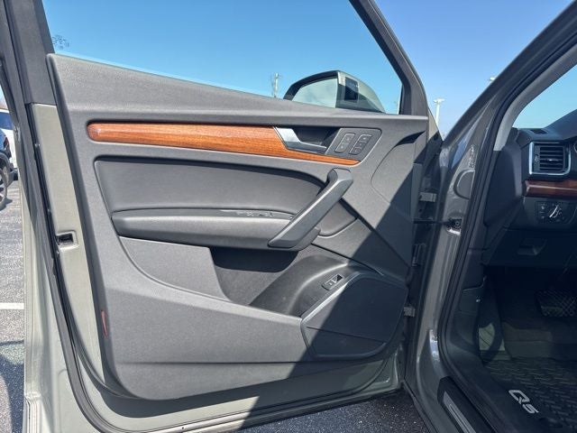 2023 Audi Q5 45 S line Premium quattro
