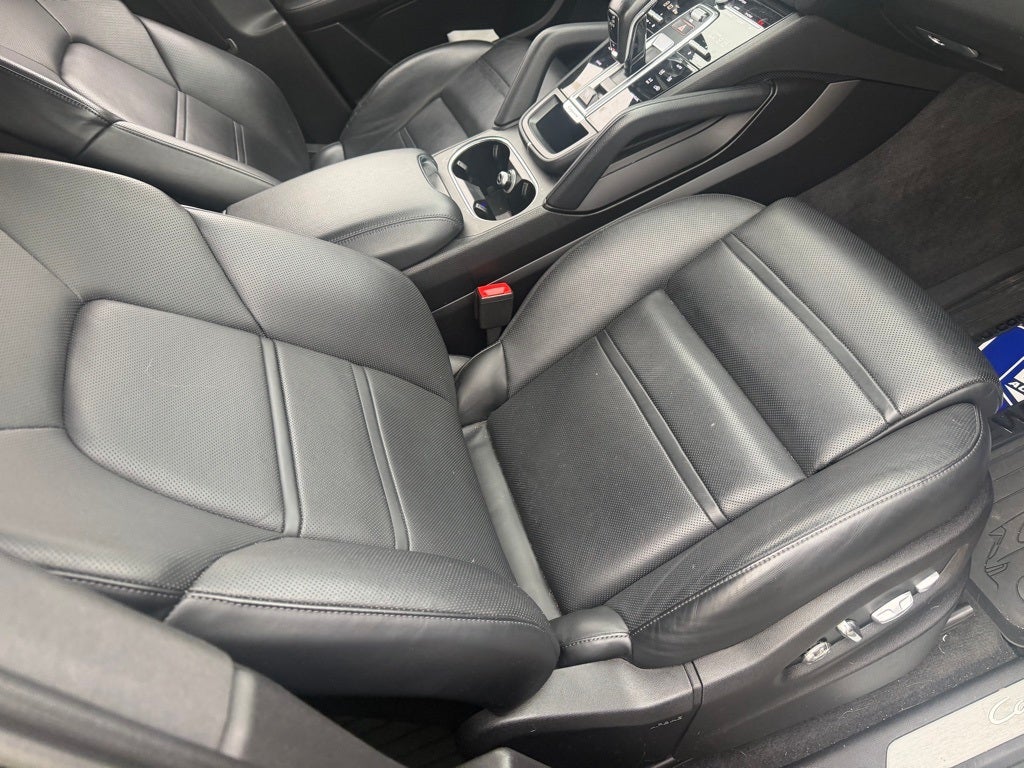 2021 Porsche Cayenne Base