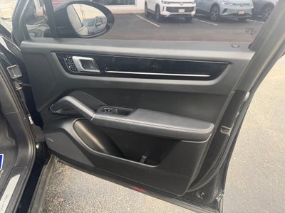 2021 Porsche Cayenne Base