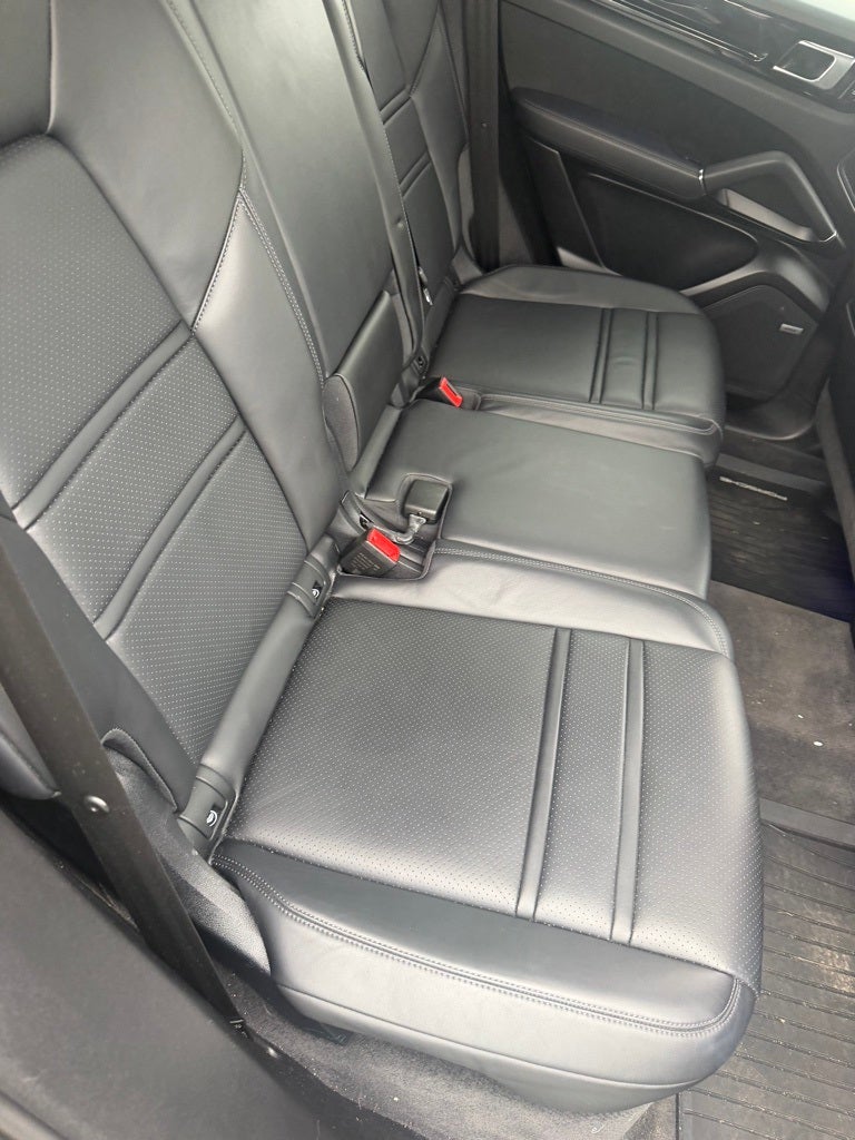 2021 Porsche Cayenne Base