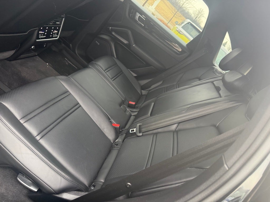 2021 Porsche Cayenne Base