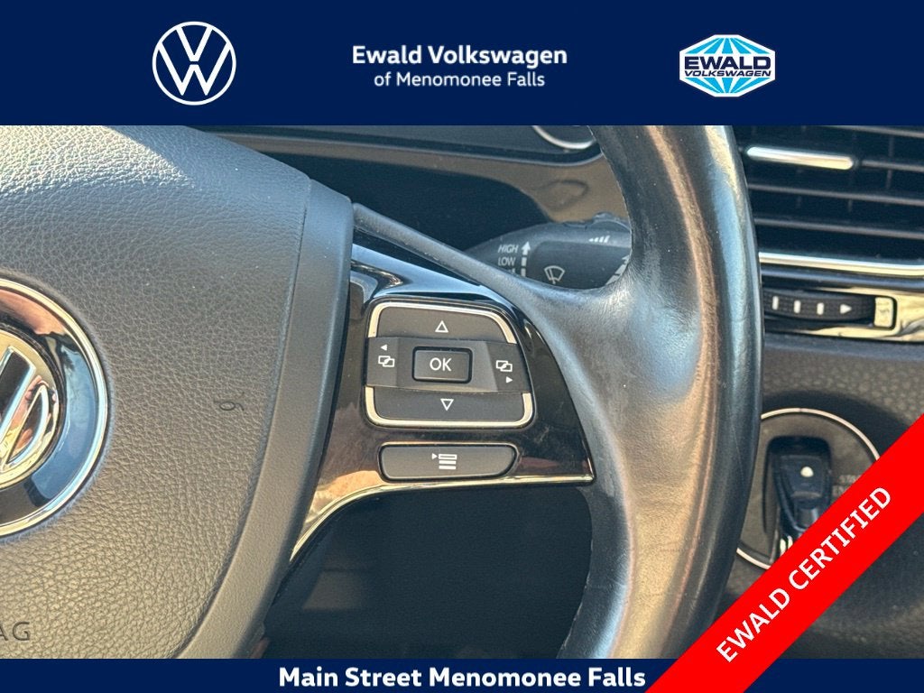 2017 Volkswagen Touareg V6 Sport 4Motion
