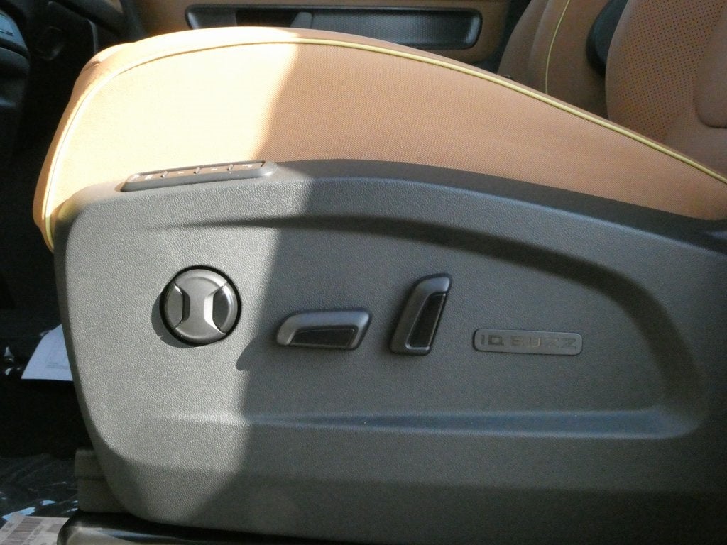 2025 Volkswagen ID. Buzz Pro S Plus