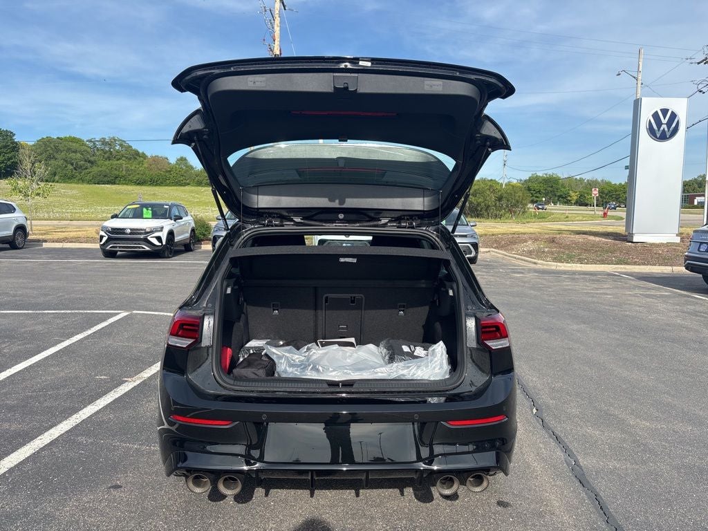 2026 Volkswagen Golf R 2.0T