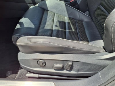 2019 Volkswagen Golf R DCC & Navigation 4Motion 6-Speed Manual