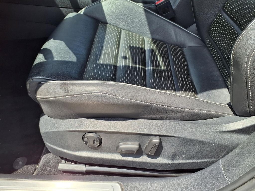 2019 Volkswagen Golf R DCC & Navigation 4Motion 6-Speed Manual