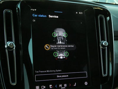 2024 Volvo XC40 B5 Plus Dark Theme