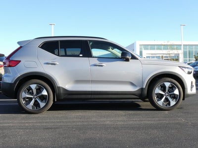 2024 Volvo XC40 B5 Plus Dark Theme