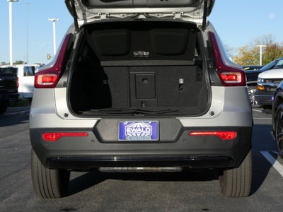 2024 Volvo XC40 B5 Plus Dark Theme