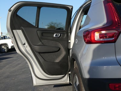 2024 Volvo XC40 B5 Plus Dark Theme