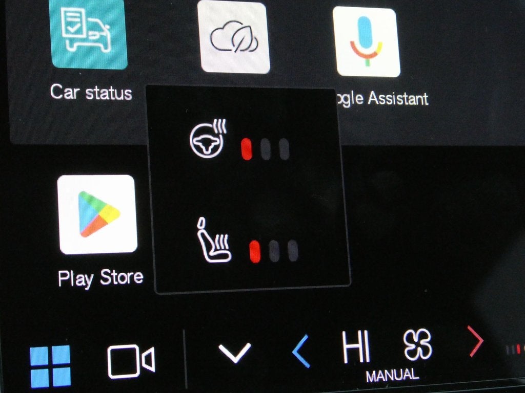 2024 Volvo XC40 B5 Plus Dark Theme